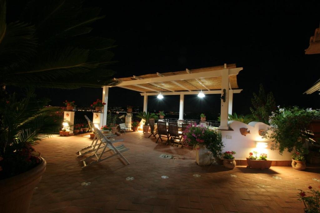 B&B Dea Fortuna Bacoli Buitenkant foto
