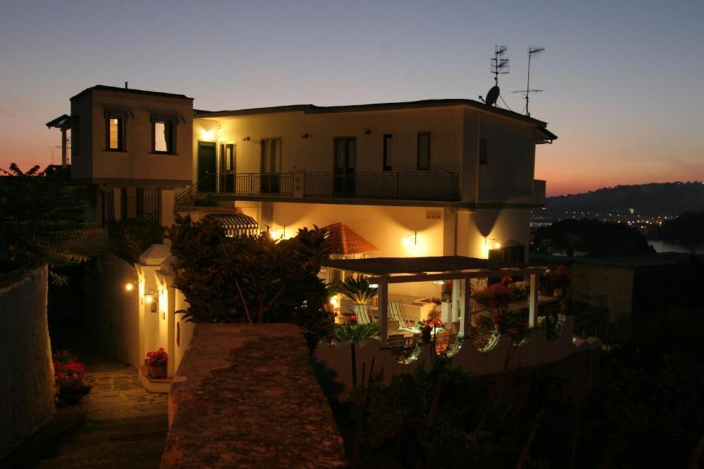 B&B Dea Fortuna Bacoli Buitenkant foto